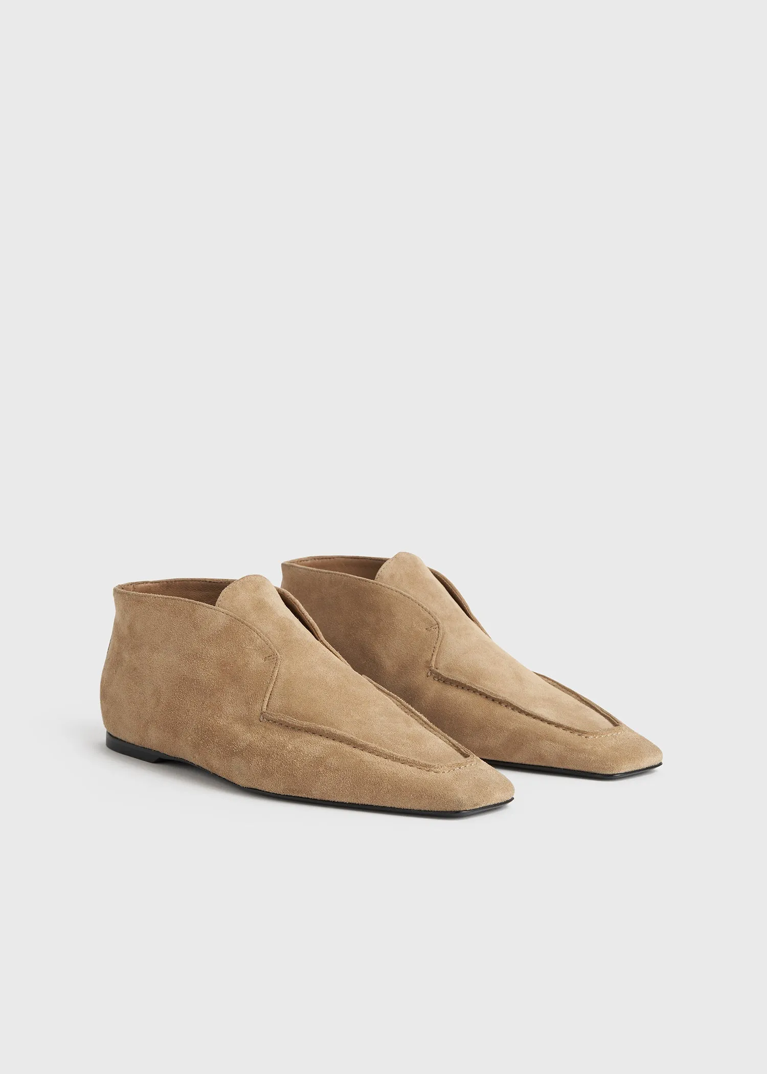 Desert boots camel