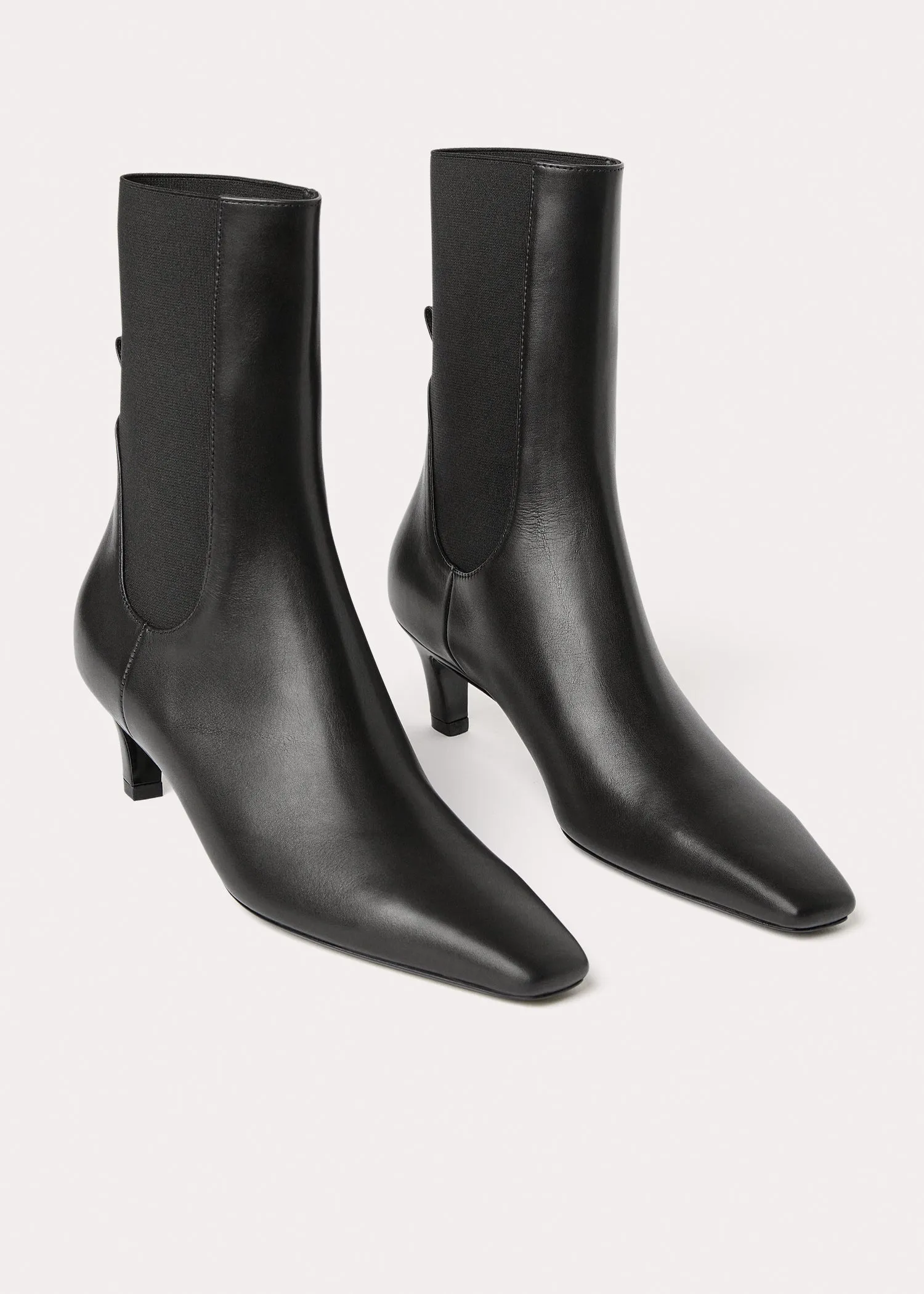 Leather mid-heel boots black