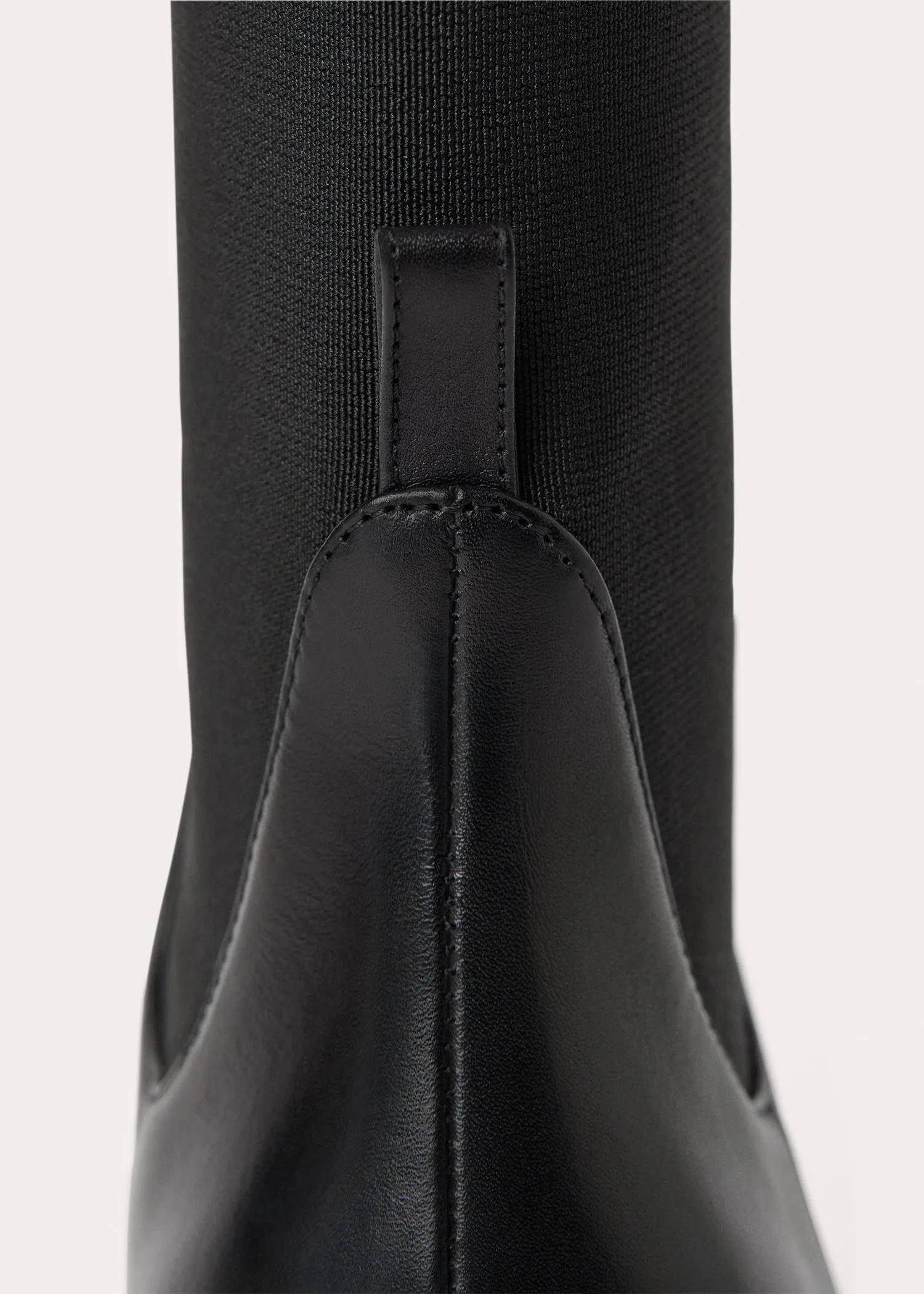 Leather mid-heel boots black