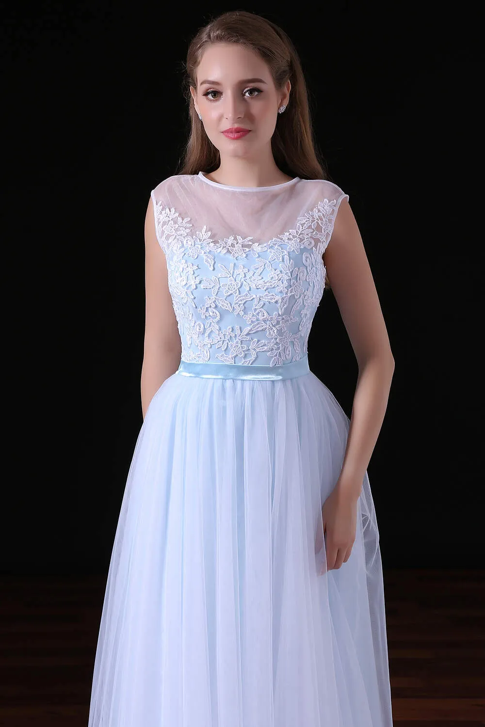 Sleeves Appliques Sheer Lace Button Floor Length Tulle Prom Dresses